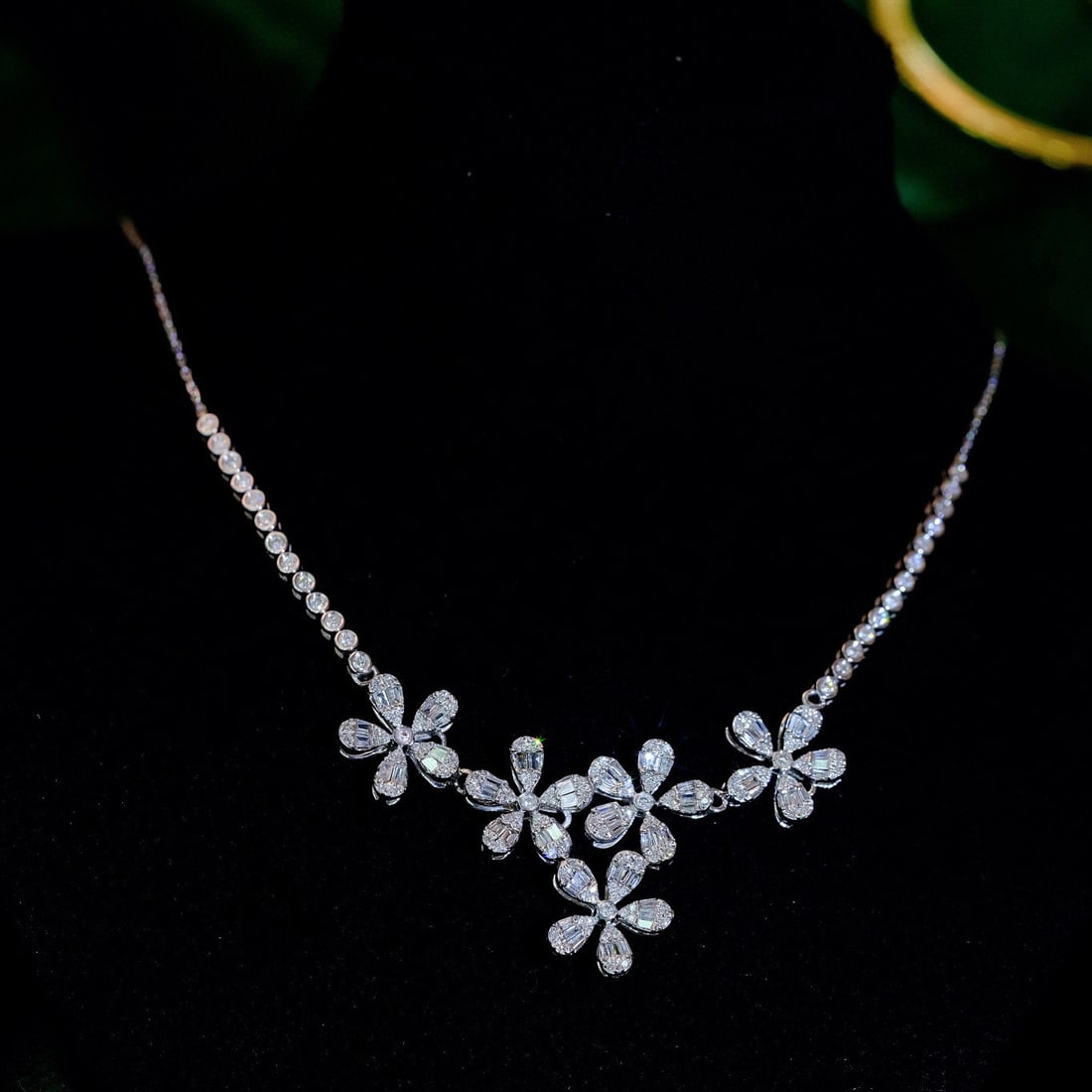 14k Gold 1.35 Ct Natural H Diamond Necklace: Ref:230981102 / / gold content:14k gold / / main gemstone:diamond / / shape:multiply / / carat weight:1. 35ct / / clarity grade:vs-si / / color:h / / treatment:natural / / Condition: New Low