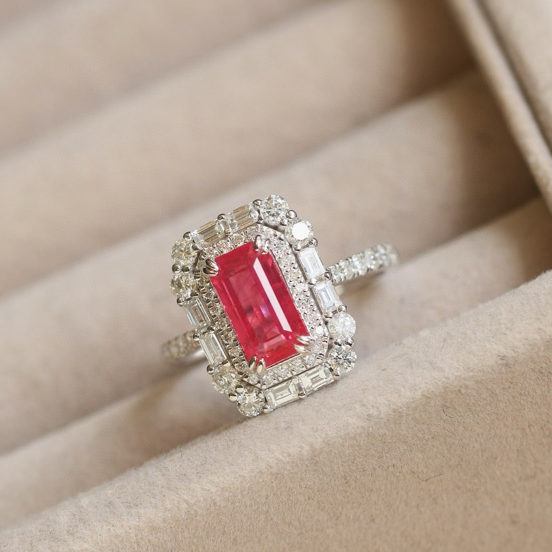 14k Gold 3.10 Ctw Natural Ruby & Diamond Ring: Ref:230981118 / / gold content:14k gold / / ring size:7. 25us / / / / main gemstone:ruby / / shape:octagonal / / carat weight:2. 05ct / / color:red / / treatment:natural / / / / adjacent gemstone 2 :
