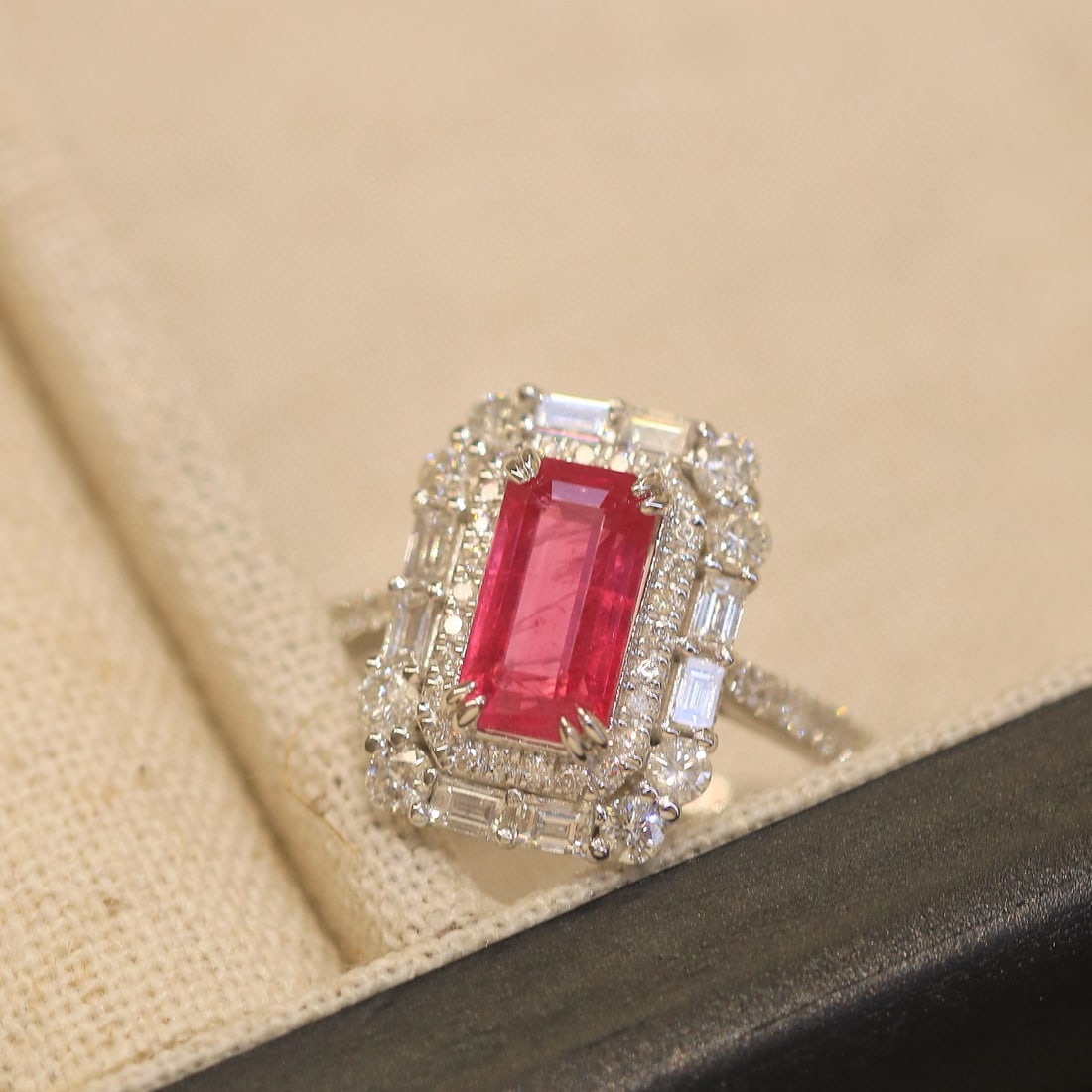 14k Gold 3.10 Ctw Natural Ruby & Diamond Ring - 5