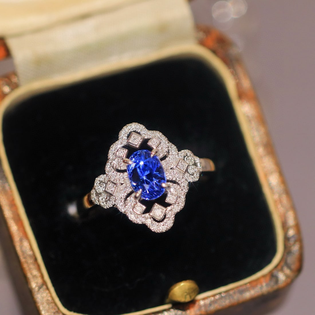 14k Gold 1.36 Ctw Natural Sapphire & Diamond Ring: Ref:230981122 / / gold content:14k gold / / ring size:7. 25us / / / / main gemstone:sapphire / / shape:oval / / carat weight:1. 09ct / / color:cornflower blue / / treatment:natural / / / / adjacent