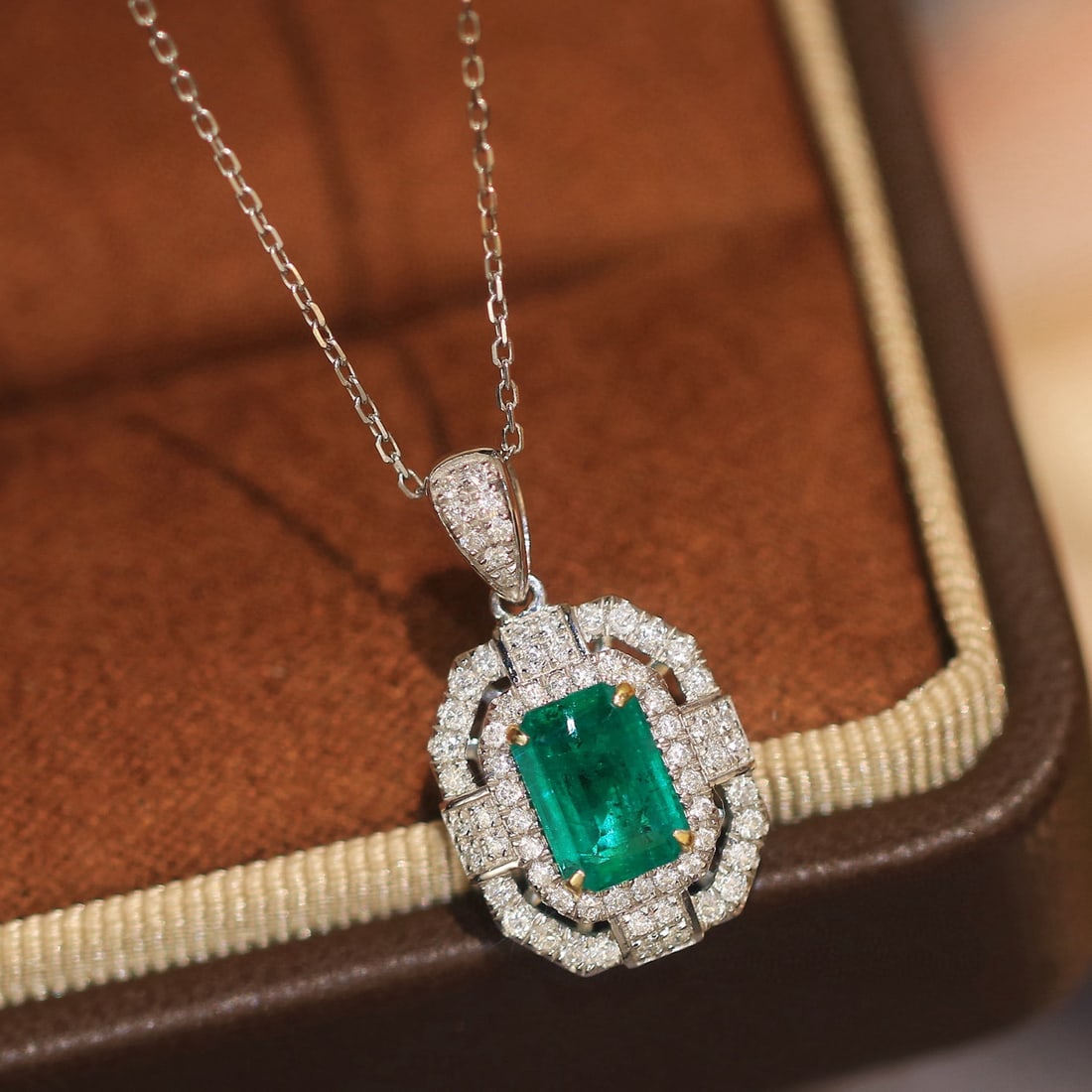 14k Gold 1.41 Ctw Vivid Green Natural Emerald & Diamond Pendant( Without Chain ) - 2