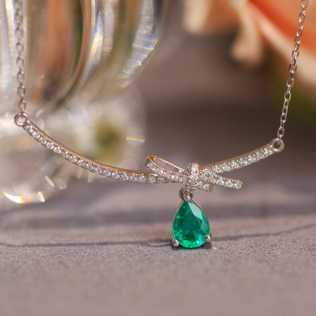 14k Gold 0.68 Ctw Vivid Green Natural Emerald & Diamond Necklace - 2