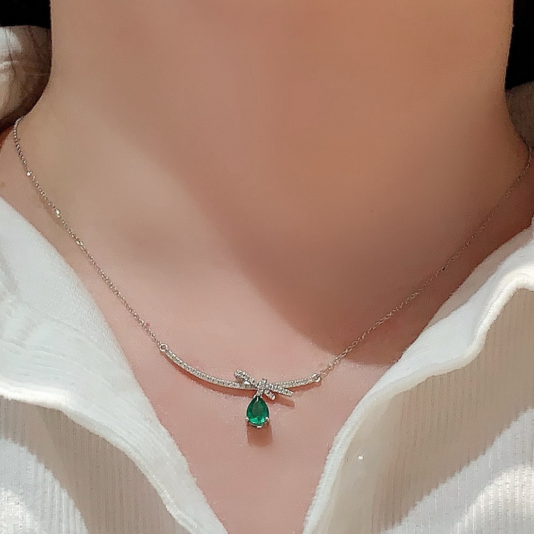 14k Gold 0.68 Ctw Vivid Green Natural Emerald & Diamond Necklace - 6