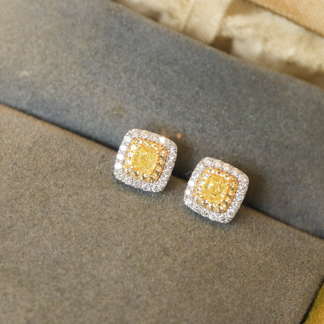 14k Gold 0.48 Ctw Natural Yellow Diamond & Diamond Earrings - 3