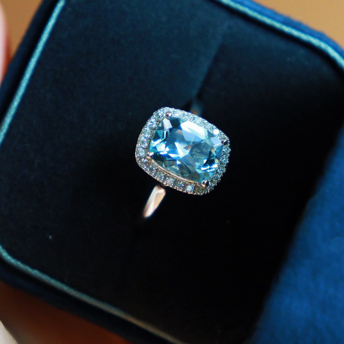 14k Gold 1.7 Ct Natural Aquamarine & Diamond Ring/pendant( Without Chain ): Ref:230981150 / / gold content:14k gold / / ring size:7. 25us / / / / main gemstone:aquamarine / / shape:cushion / / carat weight:1. 7ct / / color:santa maria color / / treatment:natural / / / /