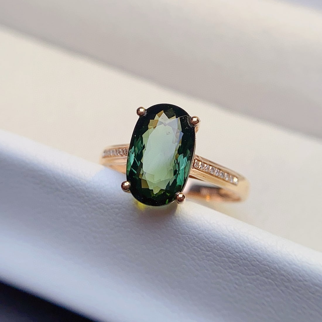 14k Gold 2.85 Ct Natural Tourmaline & Diamond Ring: Ref:230981176 / / gold content:14k gold / / ring size:7. 25us / / / / main gemstone:tourmaline / / shape:oval / / carat weight:2. 85ct / / color:green / / treatment:natural / / / / adjacent gemstone