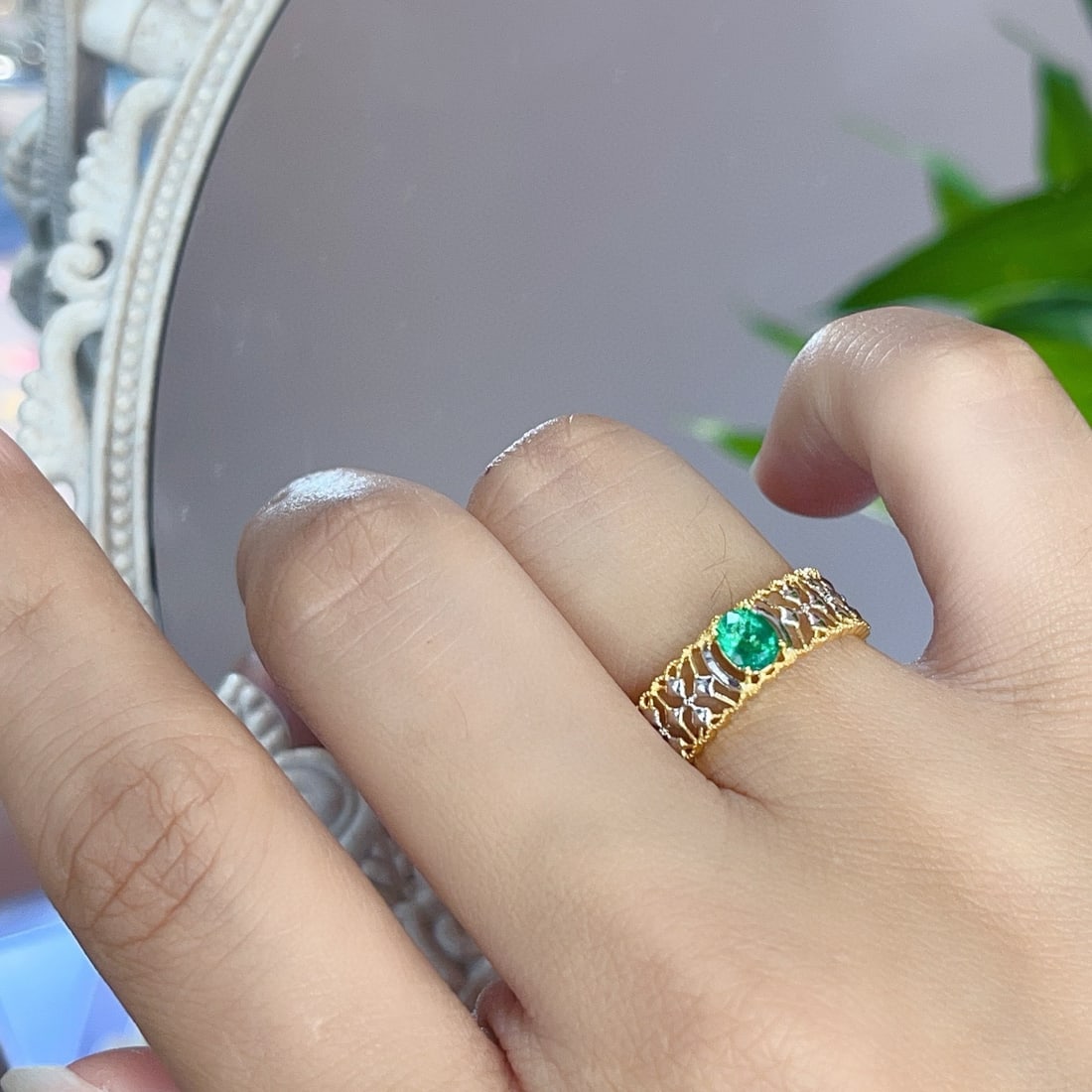 14k Gold 0.50 Ct Vivid Green Natural Emerald Ring - 6