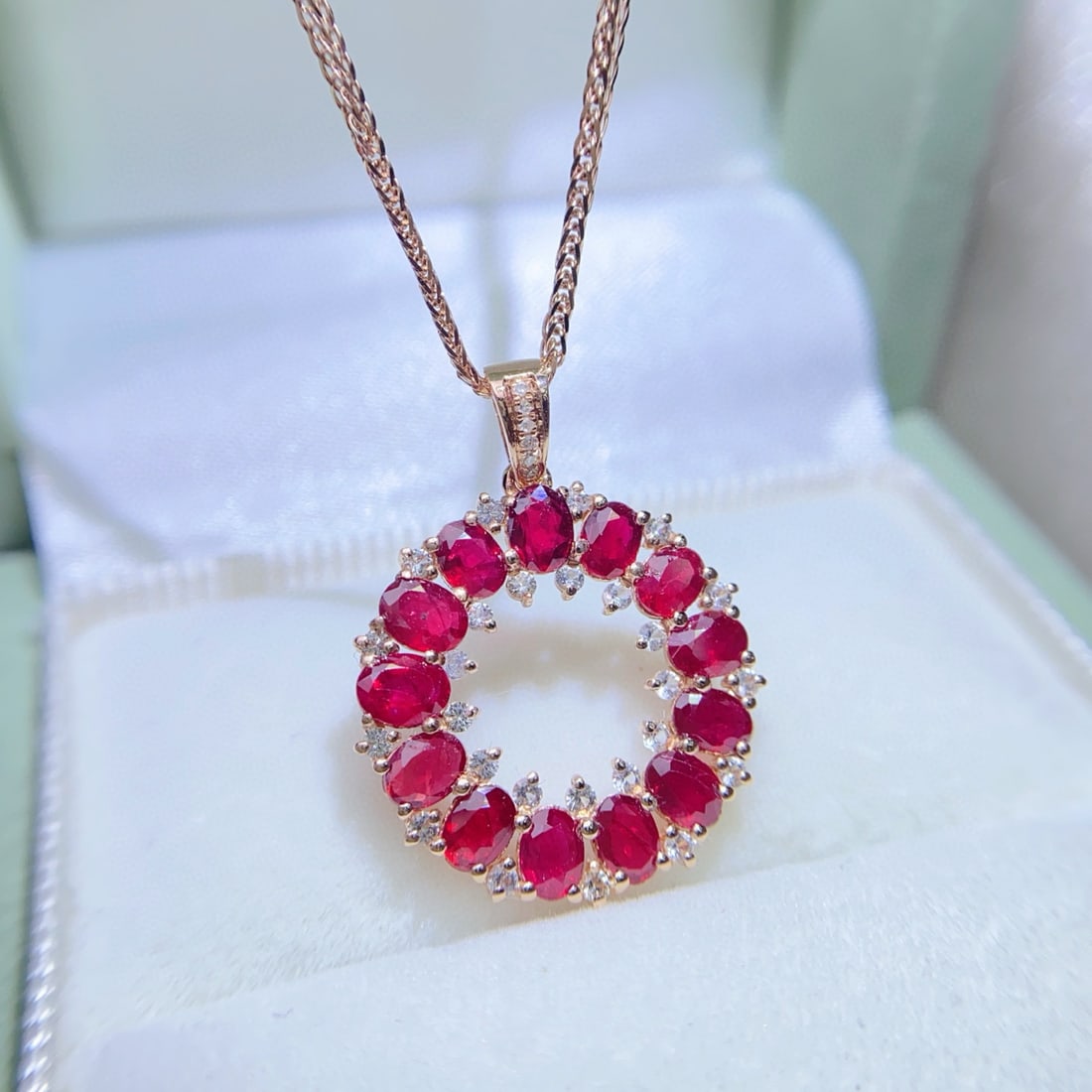 14k Gold 3.30 Ct Natural Ruby & Sapphire Pendant( Without Chain ): Ref:230981182 / / gold content:14k gold / / main gemstone:ruby / / shape:oval / / carat weight:3. 30ct / / color:red / / treatment:natural / / / / adjacent gemstone 2 : sapphire / / number of