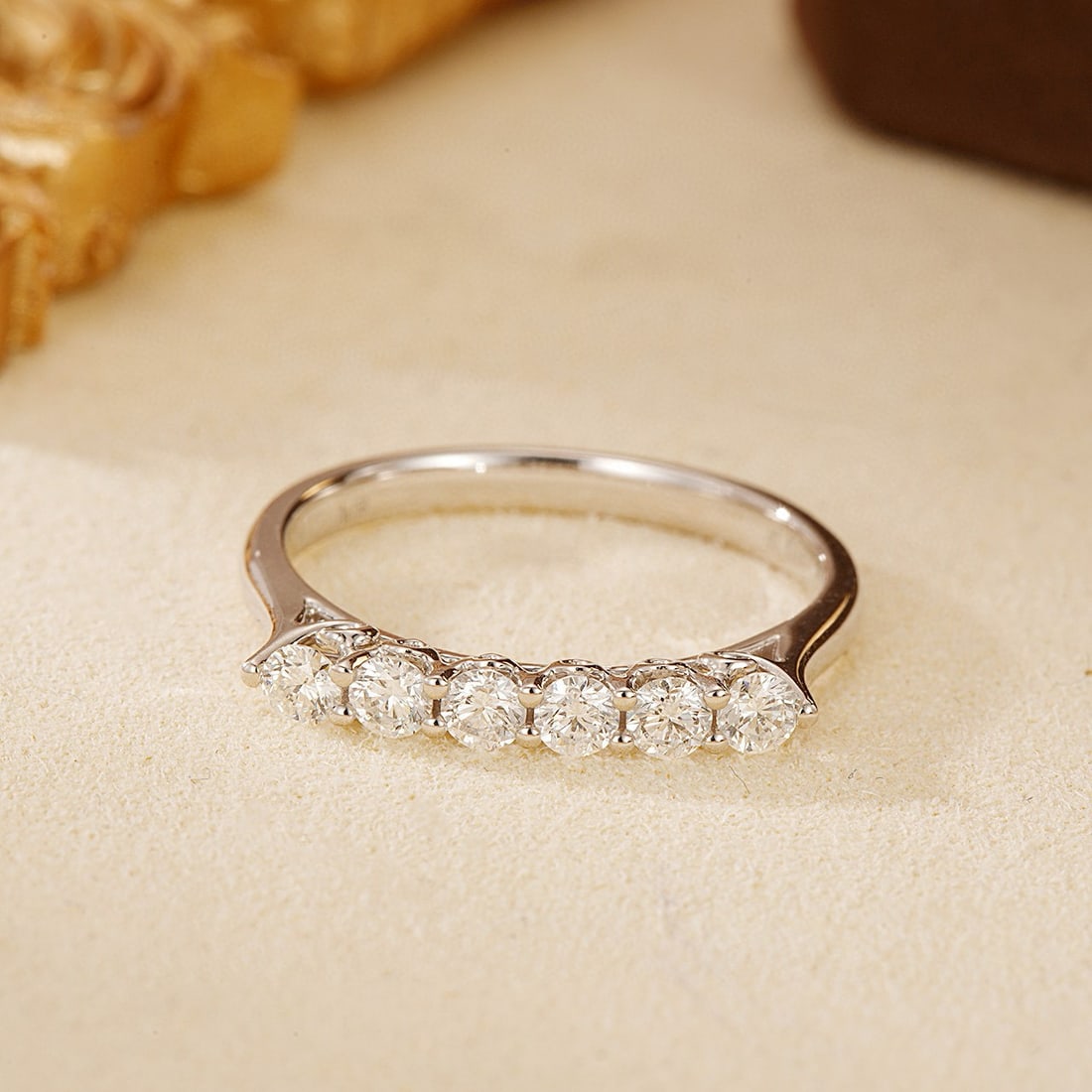 14k Gold 0.47 Ct Natural H Diamond Ring: Ref:230981185 / / gold content:14k gold / / ring size:7. 25us / / / / main gemstone:diamond / / shape:round / / carat weight:0. 47ct / / clarity grade:vs-si / / color:h / / treatment:natural / / cut