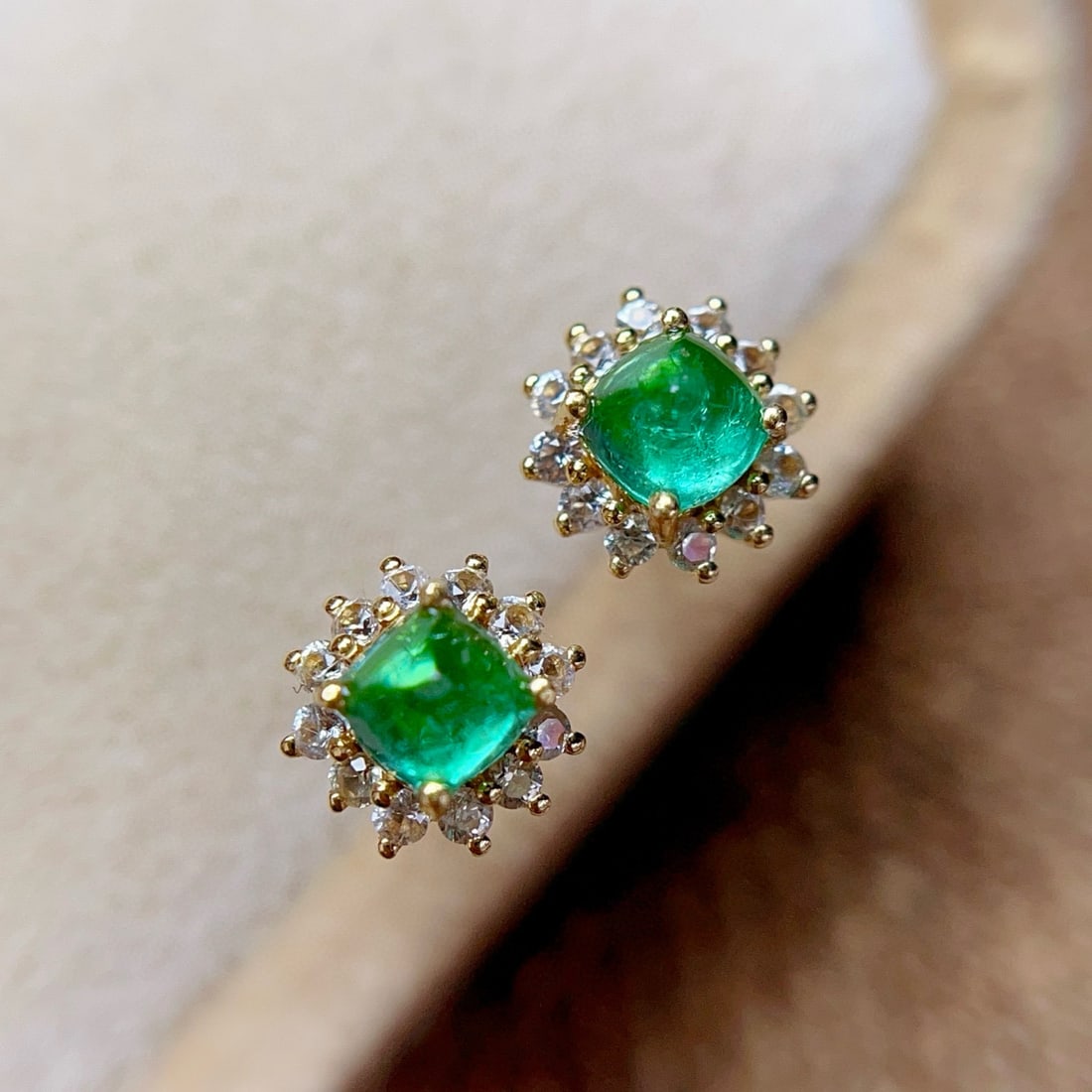 14k Gold 0.65 Ct Natural Emerald & Sapphire Earrings - 5