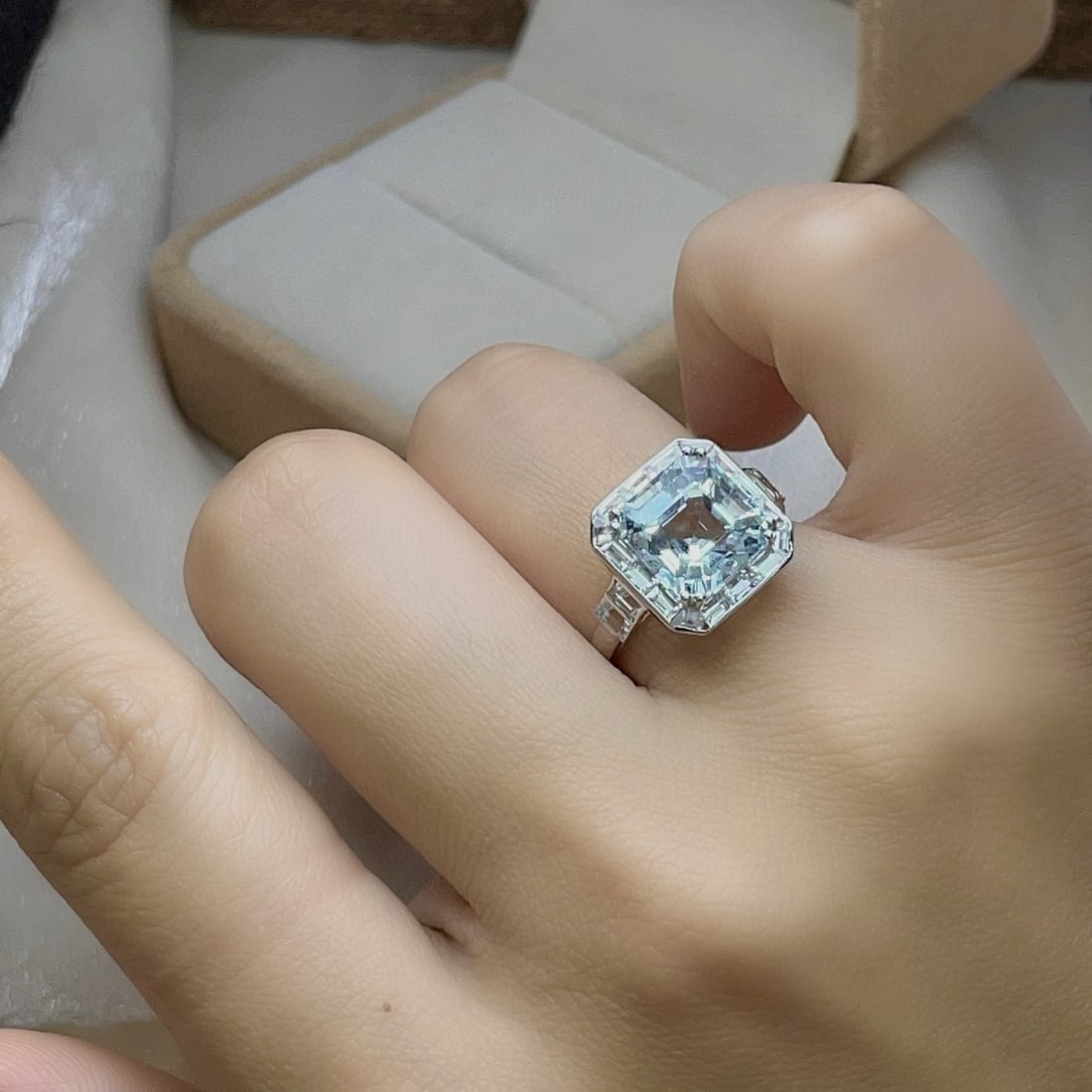 14k Gold 4.05 Ct Natural Aquamarine & Sapphire Ring - 4