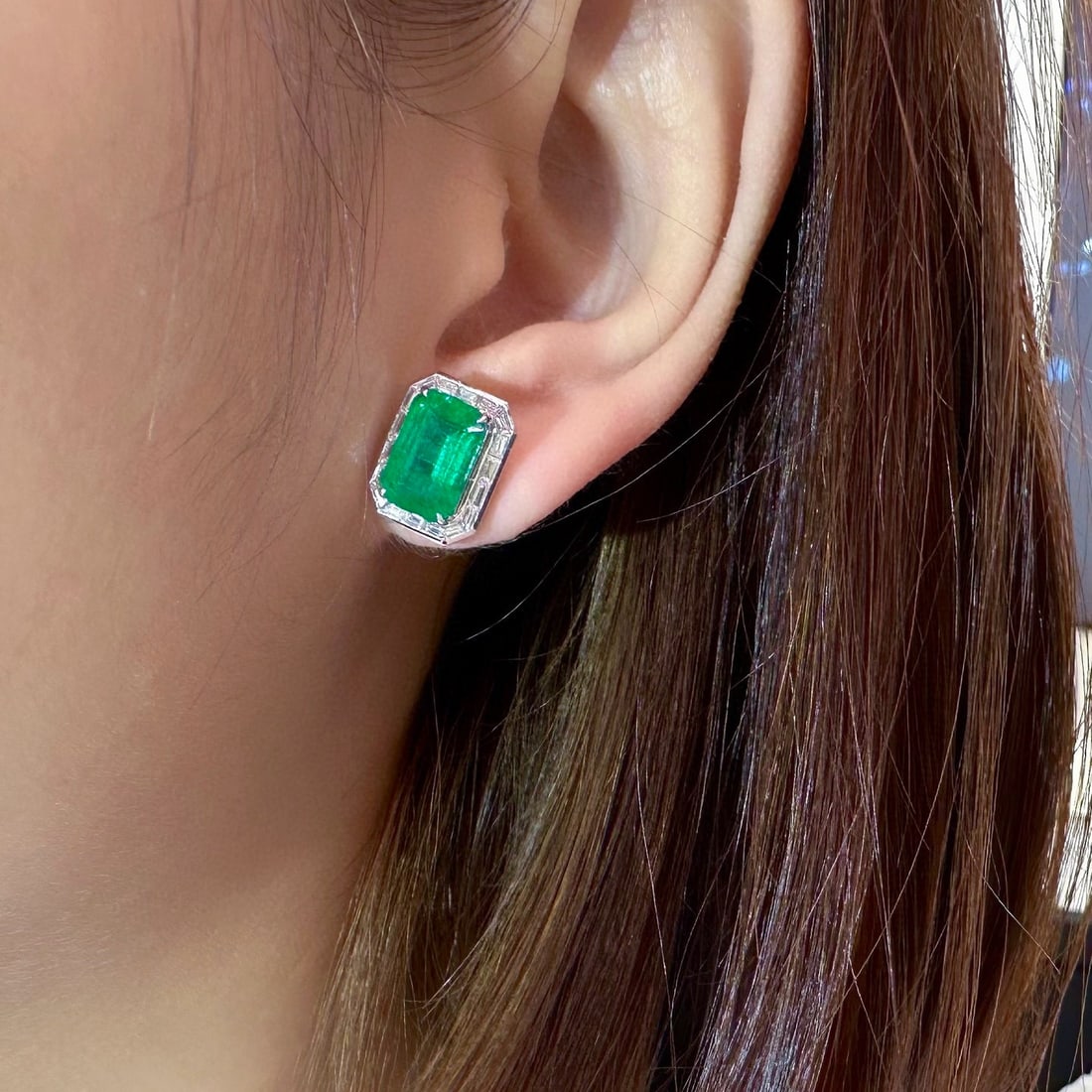 14k Gold 5.75 Ctw Vivid Green Natural Emerald & Diamond Earrings - 4