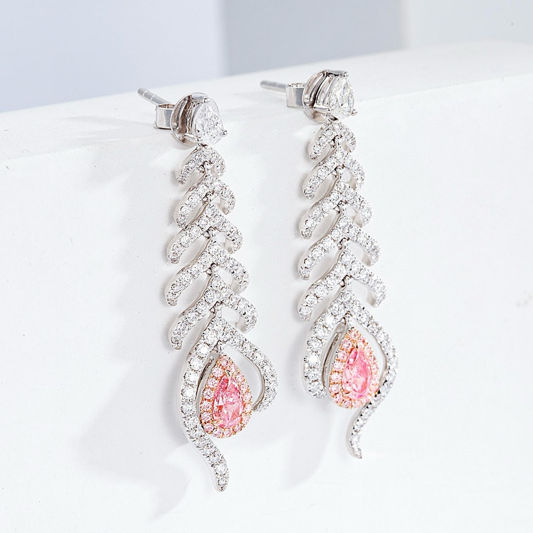 14k Gold 1.28 Ctw Natural Pink Diamond & Diamond Earrings: Ref:230981227 / / gold content:14k gold / / main gemstone:pink diamond / / shape:pear / / carat weight:0. 36ct / / color:pink / / treatment:natural / / / / adjacent gemstone 2 : diamond / /