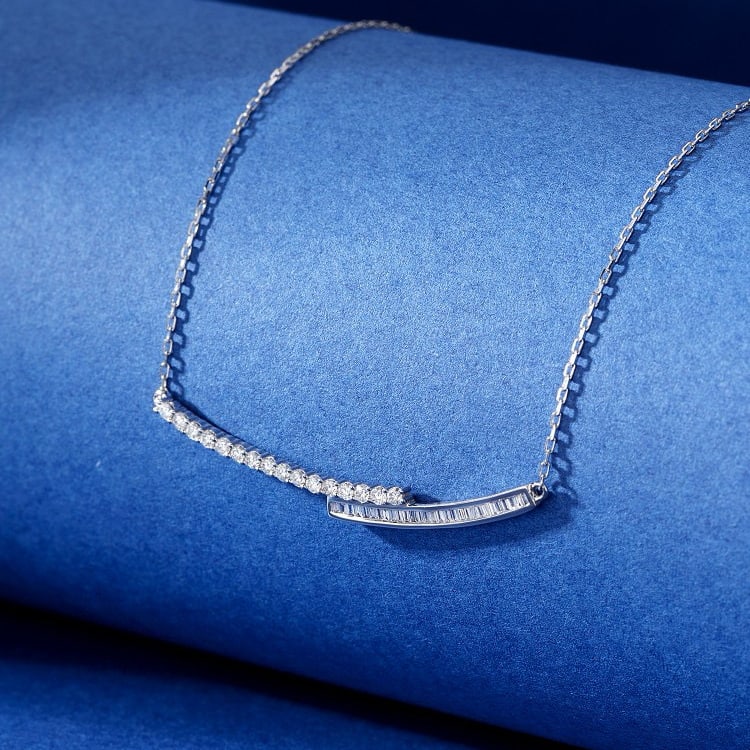 14k Gold 0.36 Ctw Natural H Diamond Necklace: Ref:230981233 / / gold content:14k gold / / main gemstone:diamond / / shape:baguette / / carat weight:0. 12ct / / clarity grade:vs-si / / color:h / / treatment:natural / / / / adjacent gemstone 2 :