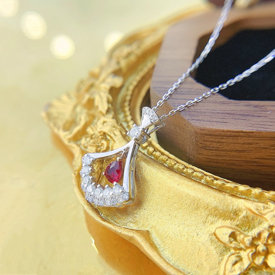 14k Gold 0.50 Ctw Vivid Red Natural Ruby & Diamond Necklace - 3