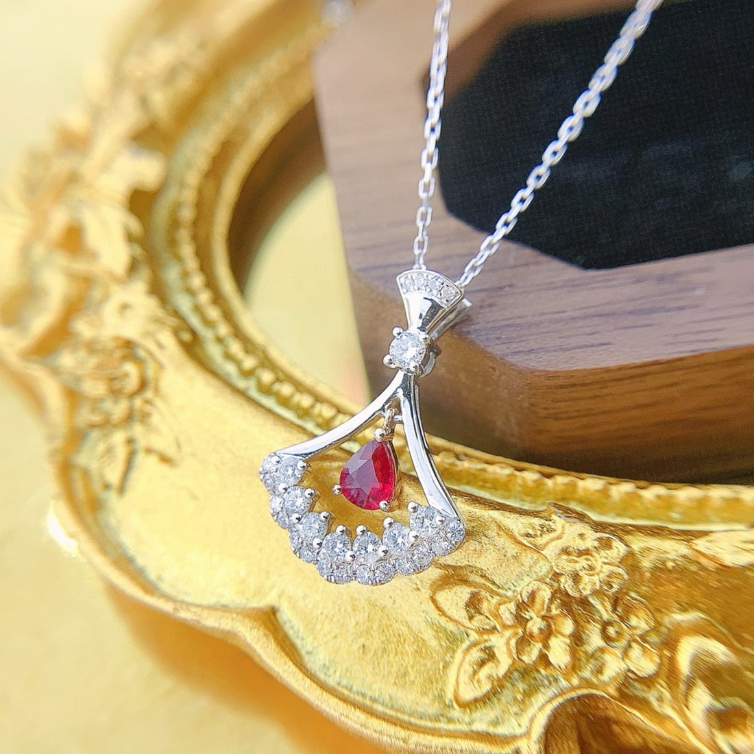 14k Gold 0.50 Ctw Vivid Red Natural Ruby & Diamond Necklace - 4
