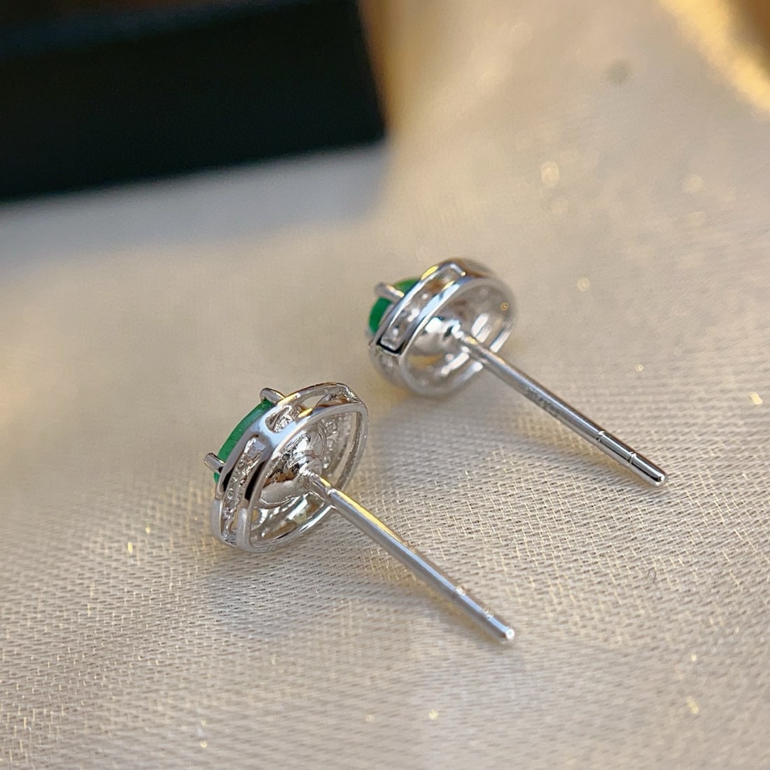 14k Gold 0.80 Ct Natural Emerald & Diamond Earrings - 2