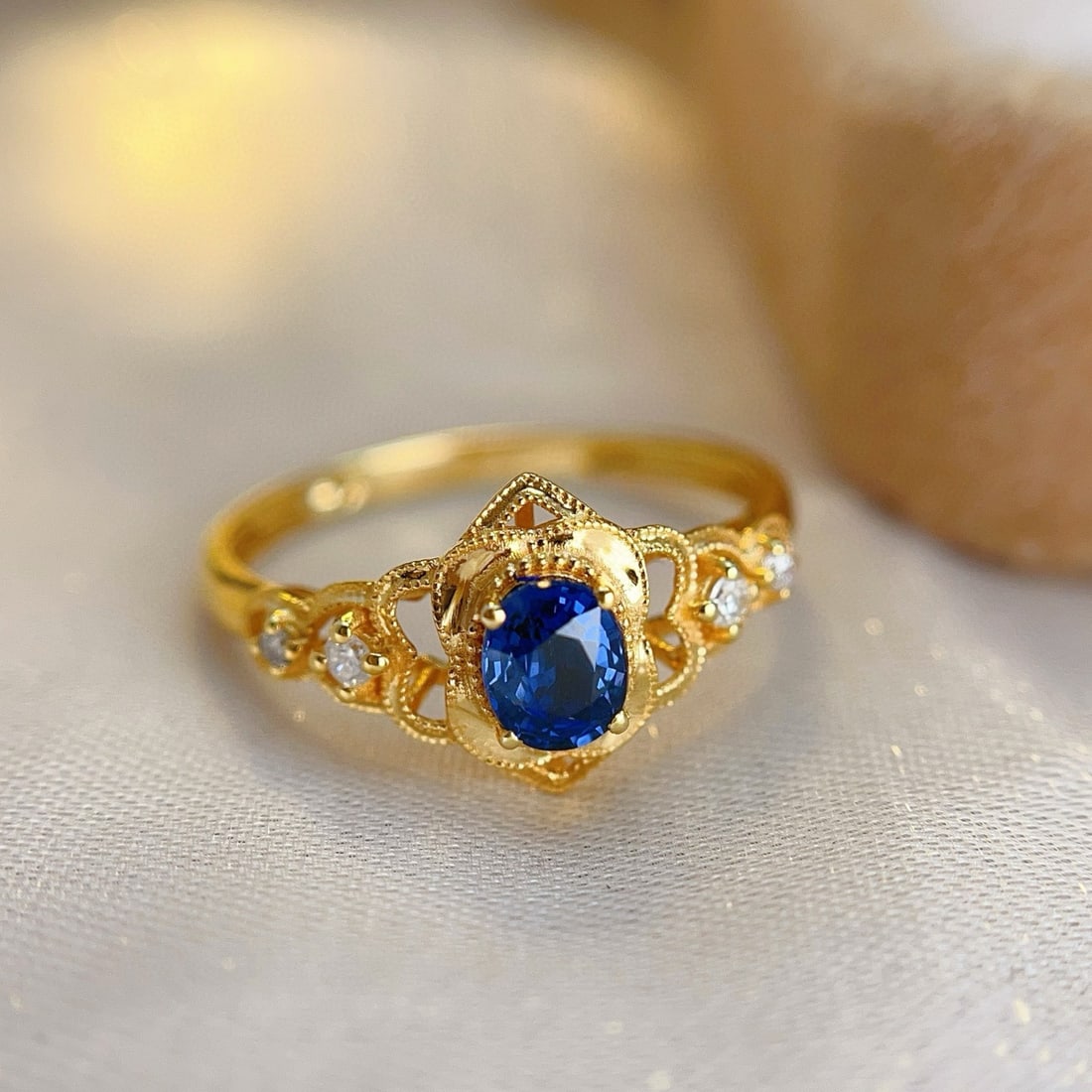 14k Gold 0.58 Ct Natural Sapphire & Diamond Ring: Ref:230981249 / / gold content:14k gold / / ring size:7. 25us / / / / main gemstone:sapphire / / shape:oval / / carat weight:0. 58ct / / color:blue / / treatment:natural / / / / adjacent gemstone 2 :