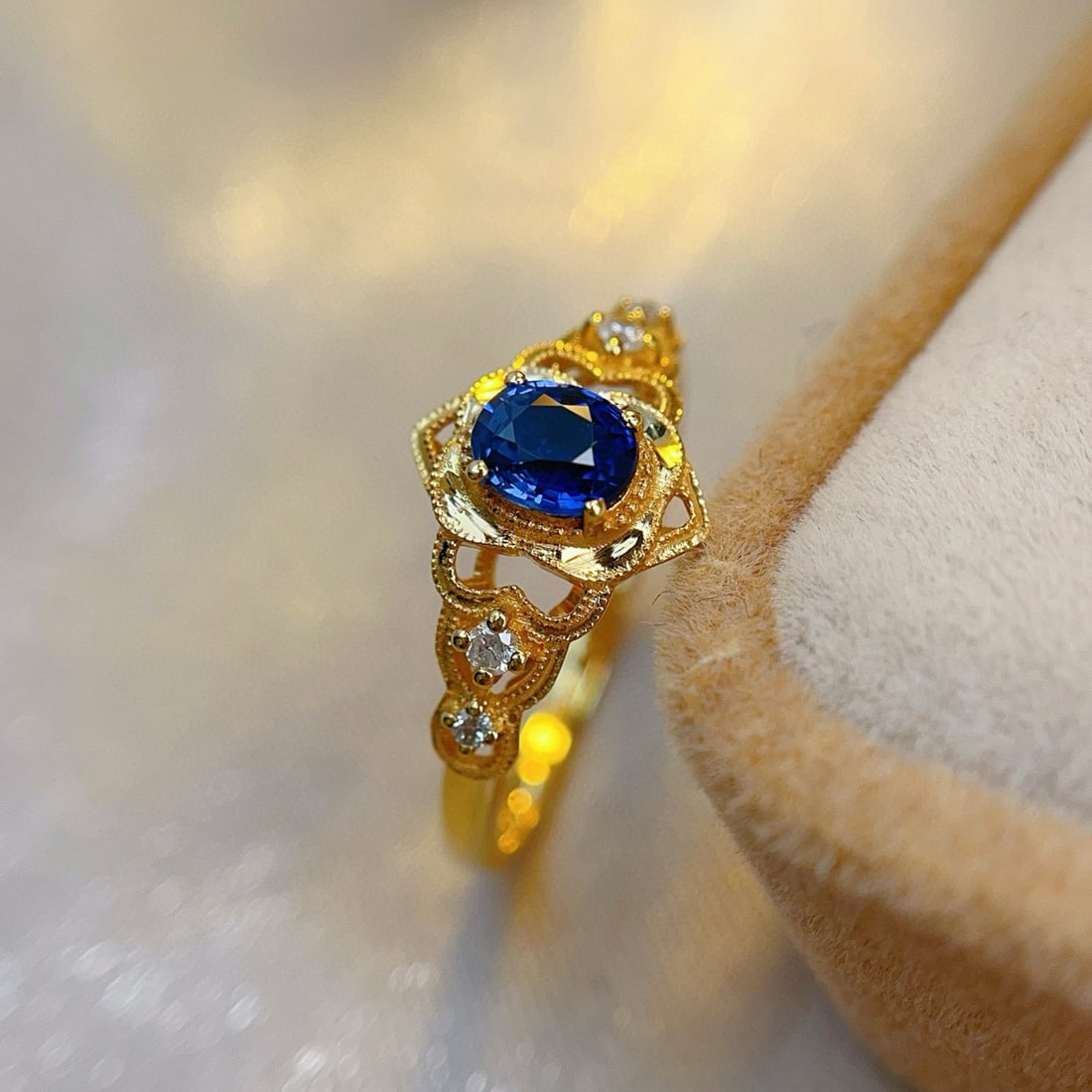 14k Gold 0.58 Ct Natural Sapphire & Diamond Ring - 4