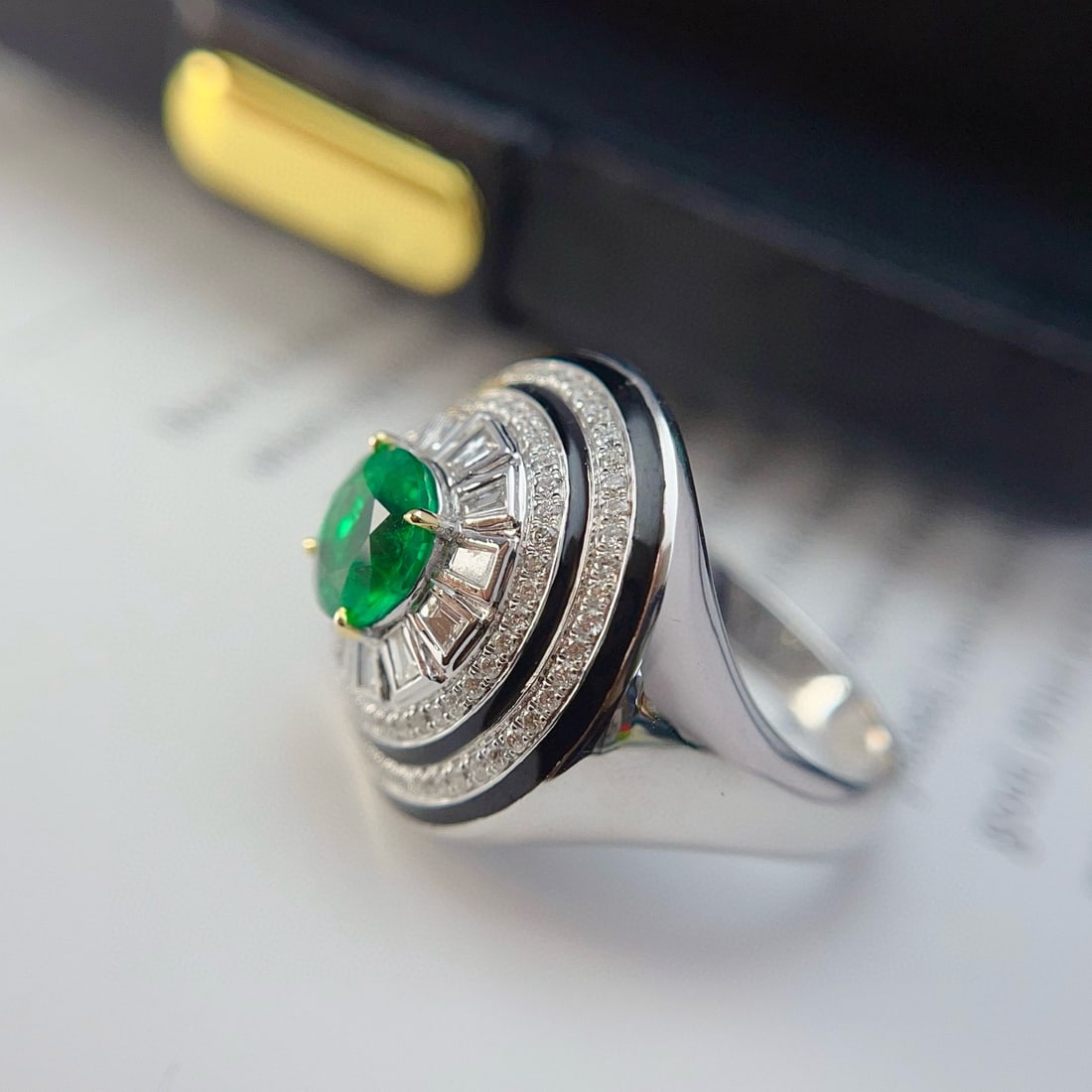 14k Gold 1.00 Ct Vivid Green Natural Emerald & Diamond Ring - 4