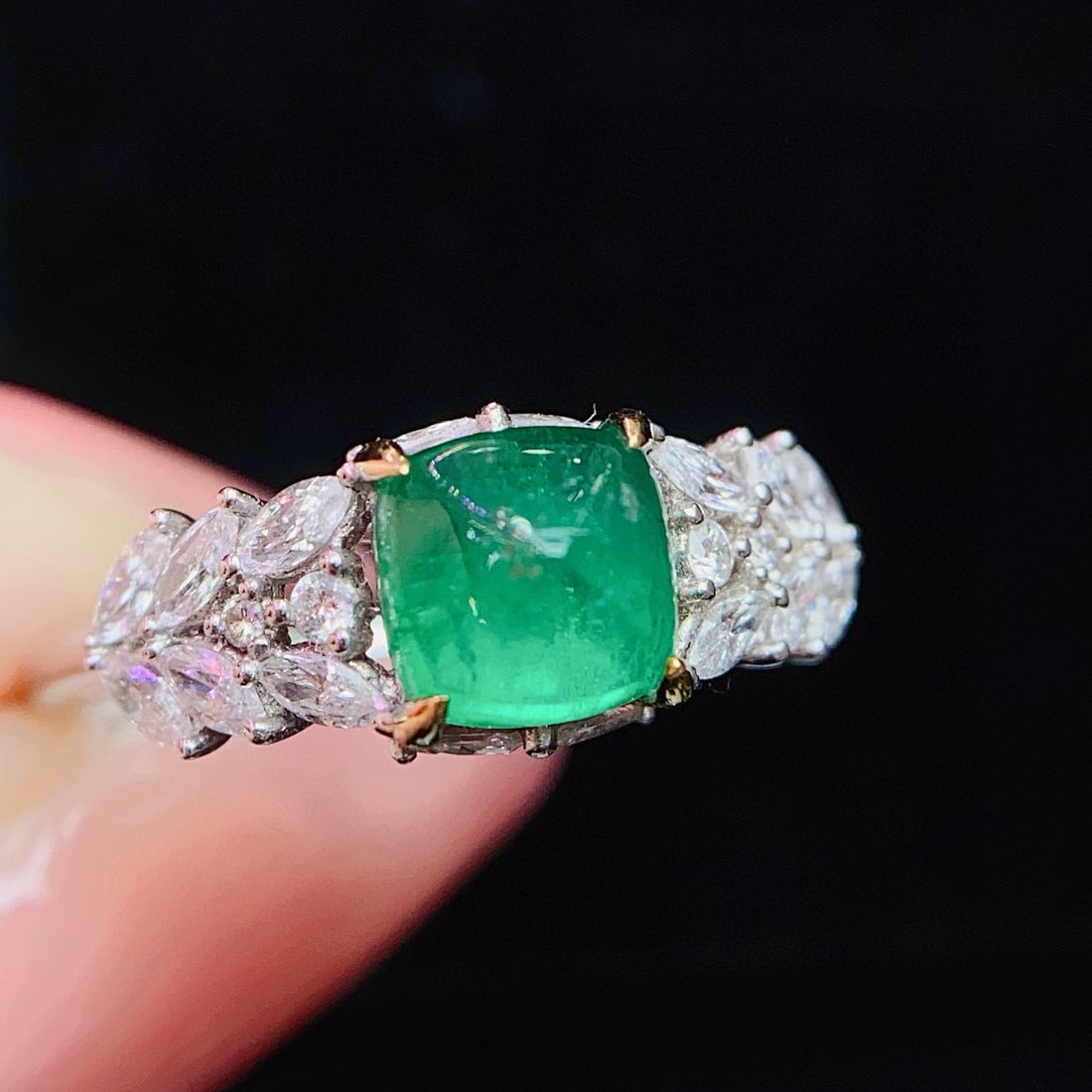 14k Gold 1.50 Ct Vivid Green Natural Emerald & Diamond Ring - 2