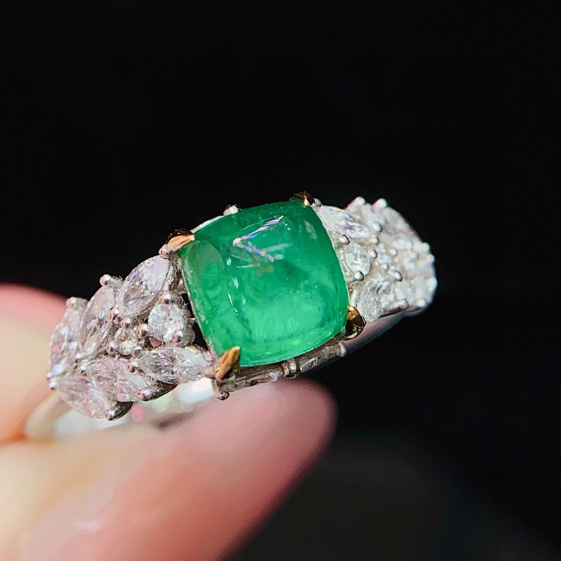 14k Gold 1.50 Ct Vivid Green Natural Emerald & Diamond Ring - 4