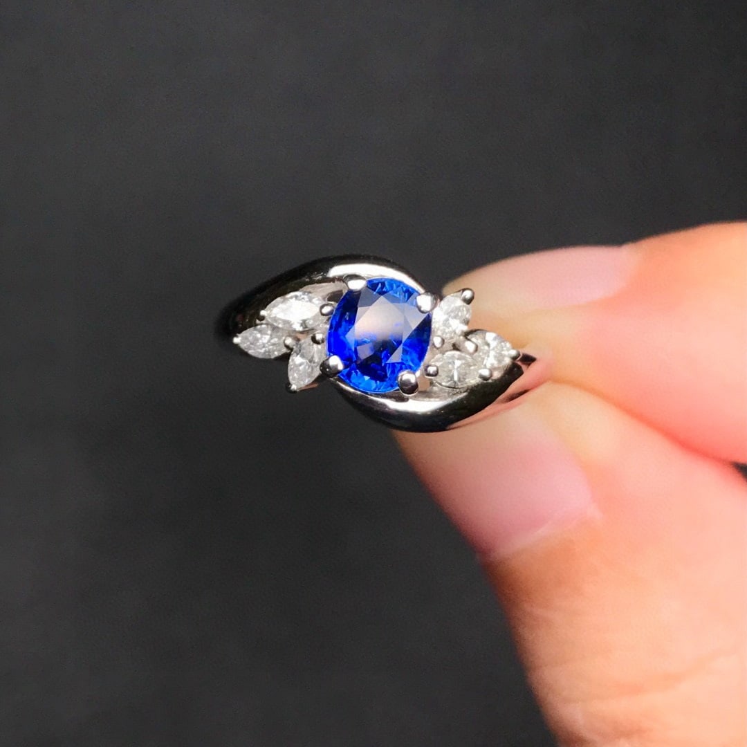14k Gold 1.30 Ctw Natural Sapphire & Diamond Ring: Ref:230981257 / / gold content:14k gold / / ring size:7. 25us / / / / main gemstone:sapphire / / shape:oval / / carat weight:1. 00ct / / color:blue / / treatment:natural / / / / adjacent gemstone 2 : 