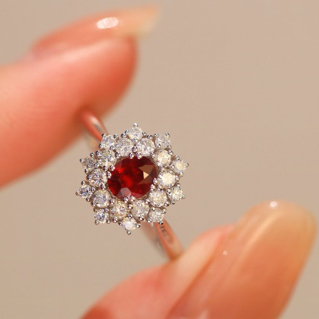14k Gold 0.93 Ctw Natural Ruby & Diamond Ring - 3