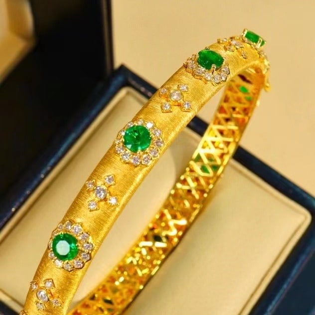 14k Gold 4.57 Ctw Natural Emerald & Diamond Bangle - 2