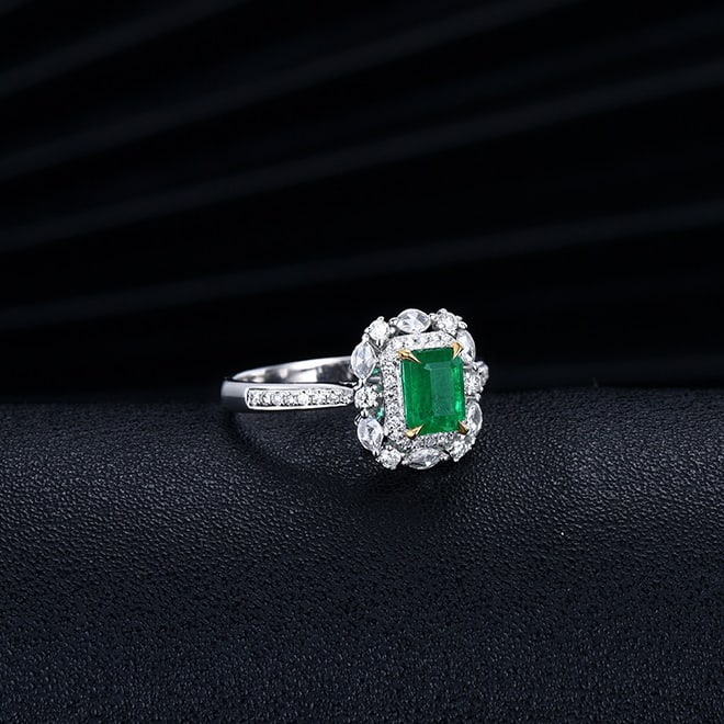 14k Gold 1.08 Ctw Vivid Green Natural Emerald & Diamond Ring - 3