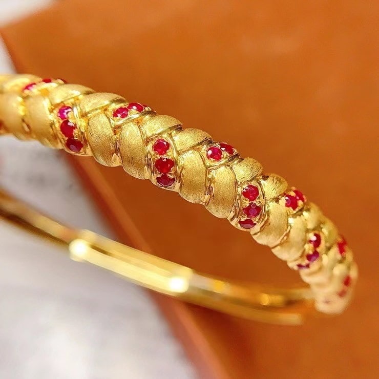 14k Gold 2 Ct Natural Ruby Bangle - 3
