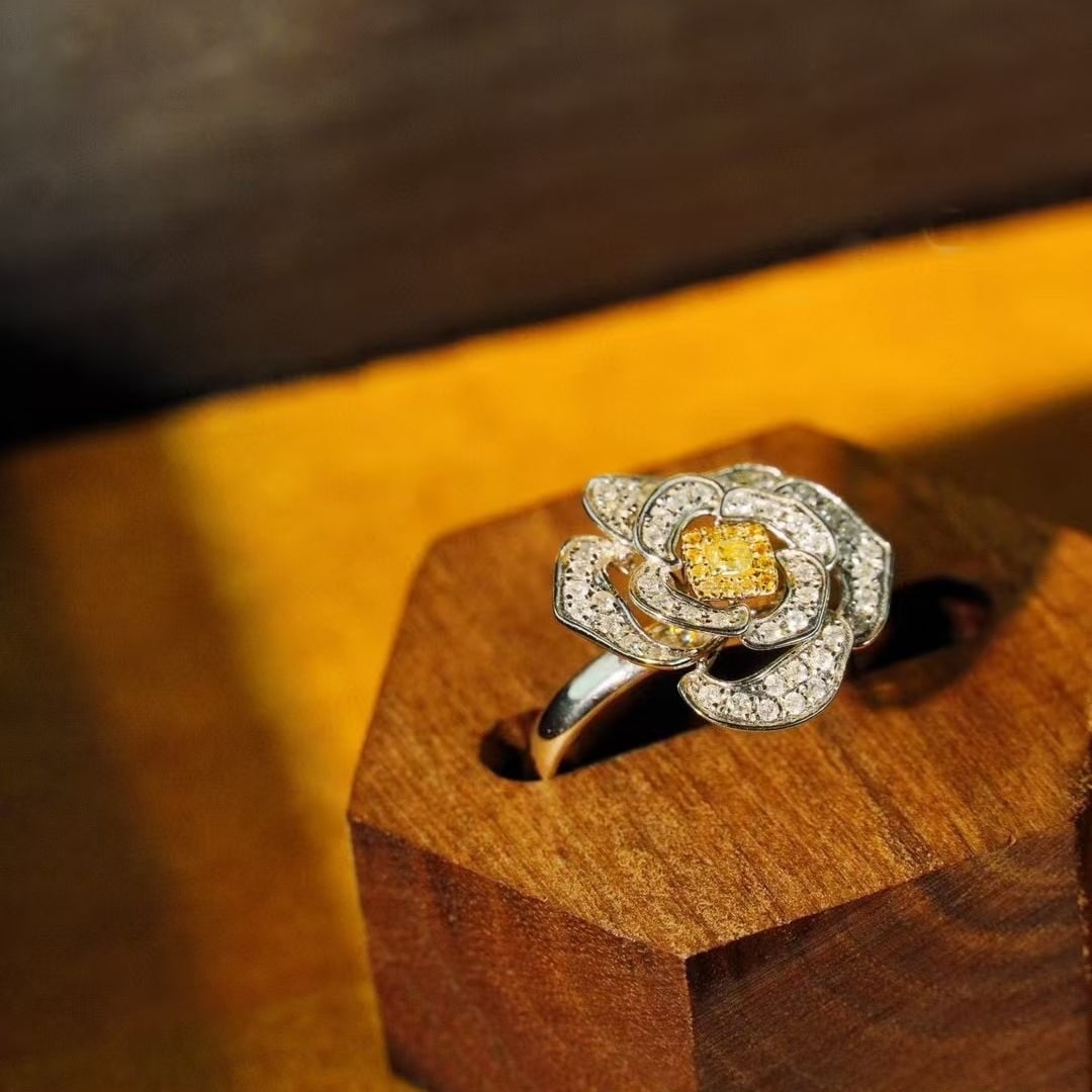 14k Gold 1 Ct Natural Color Diamond & Flowers Ring - 4