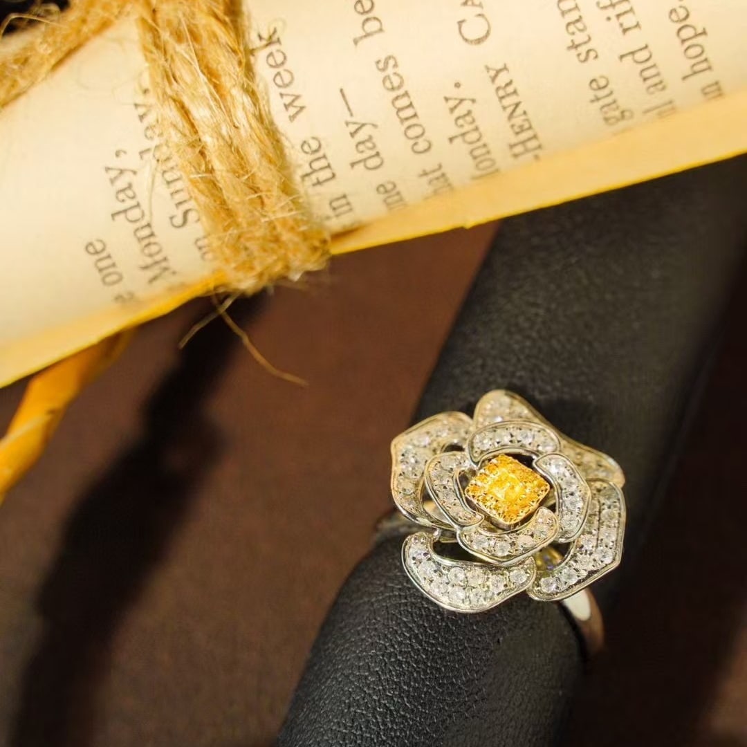 14k Gold 1 Ct Natural Color Diamond & Flowers Ring - 5