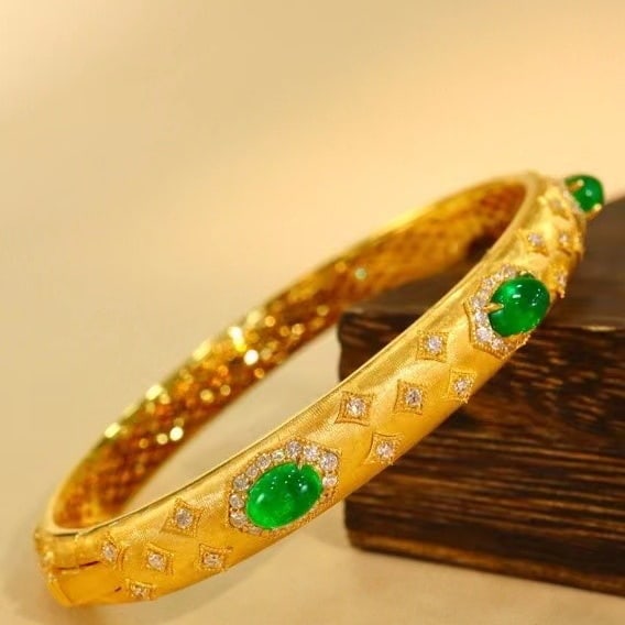 14k Gold 3.02 Ctw Vivid Green Natural Emerald & Diamond Bangle - 2