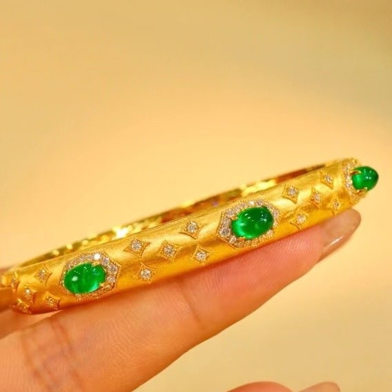 14k Gold 3.02 Ctw Vivid Green Natural Emerald & Diamond Bangle - 3