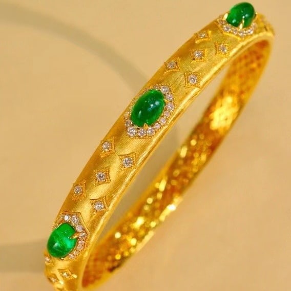 14k Gold 3.02 Ctw Vivid Green Natural Emerald & Diamond Bangle - 5