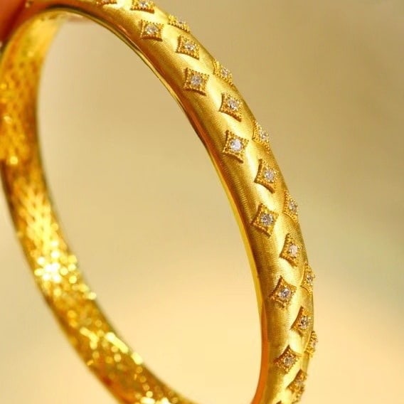 14k Gold 3.02 Ctw Vivid Green Natural Emerald & Diamond Bangle - 7