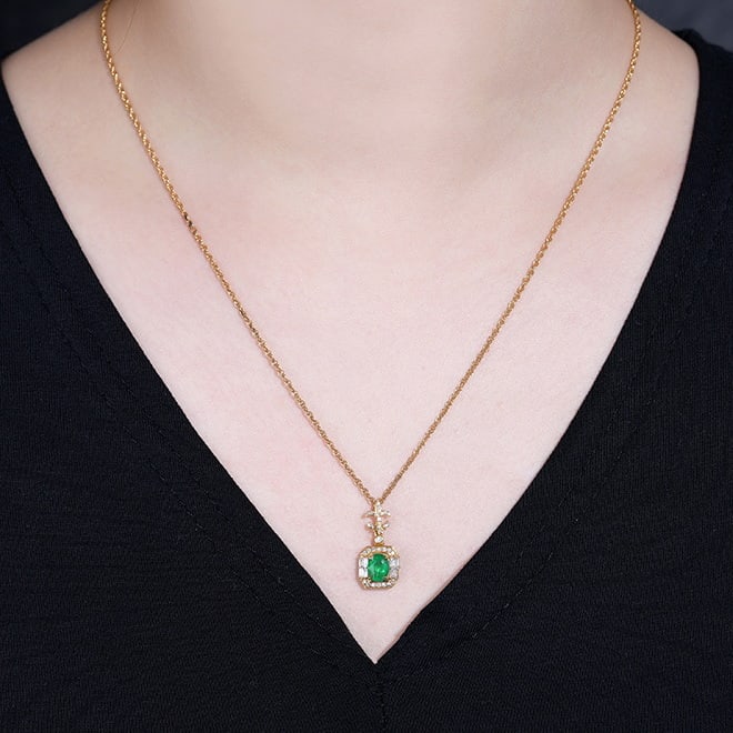 14k Gold 0.97 Ctw Vivid Green Natural Emerald & Diamond Pendant( Without Chain ) - 2
