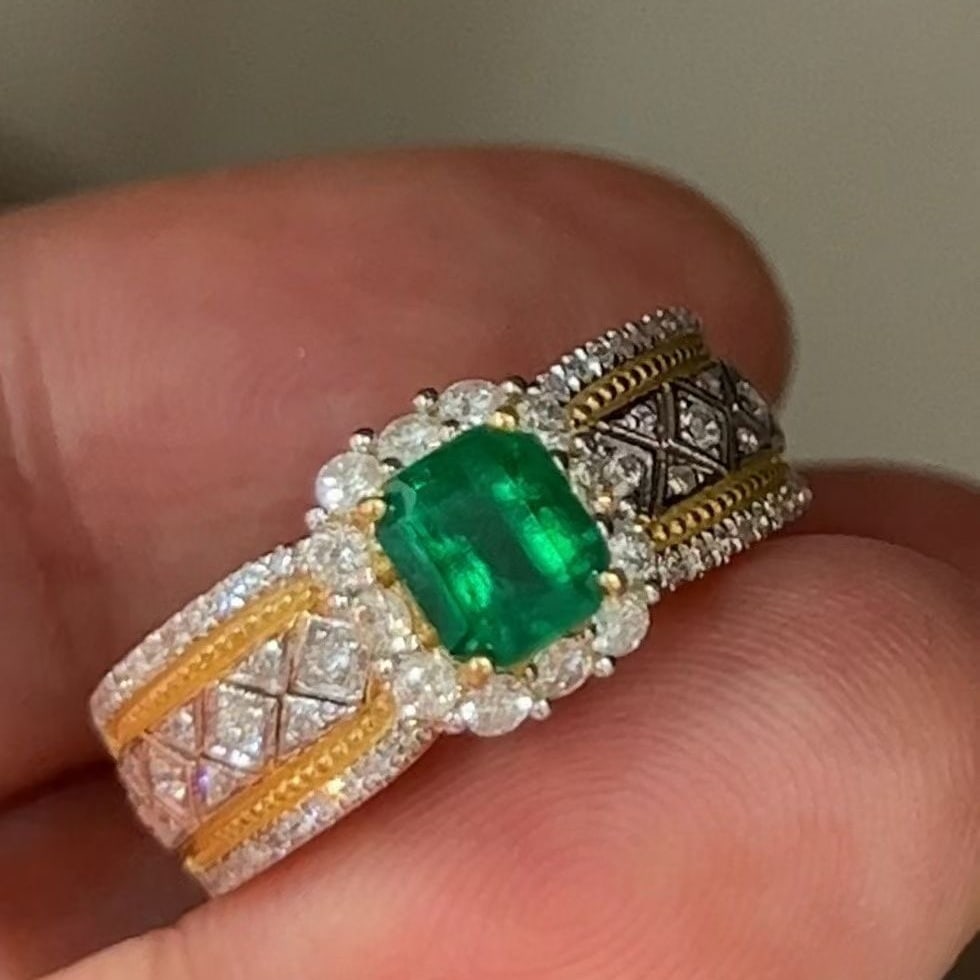 14k Gold 1.28 Ctw Vivid Green Natural Emerald & Diamond Ring - 2