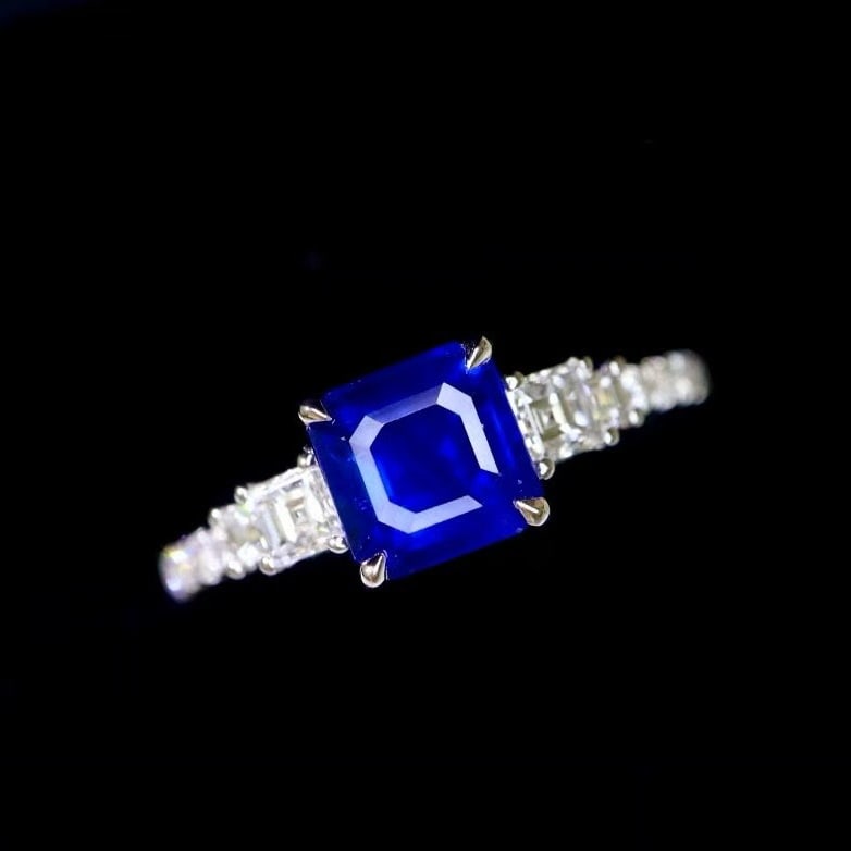 14k Gold 2.10 Ctw Vivid Blue Natural Sapphire & Diamond Ring - 6