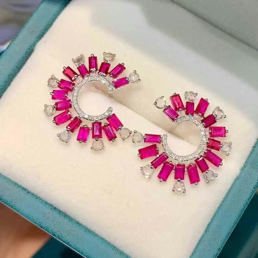 14k Gold 3 Ct Natural Ruby & Diamond & Sapphire Earrings: Ref:230982108 / / gold content:14k gold / / main gemstone:ruby / / shape:rectangle / / carat weight:3ct / / color:red / / treatment:natural / / / / adjacent gemstone 2 : diamond / / shape:round / /