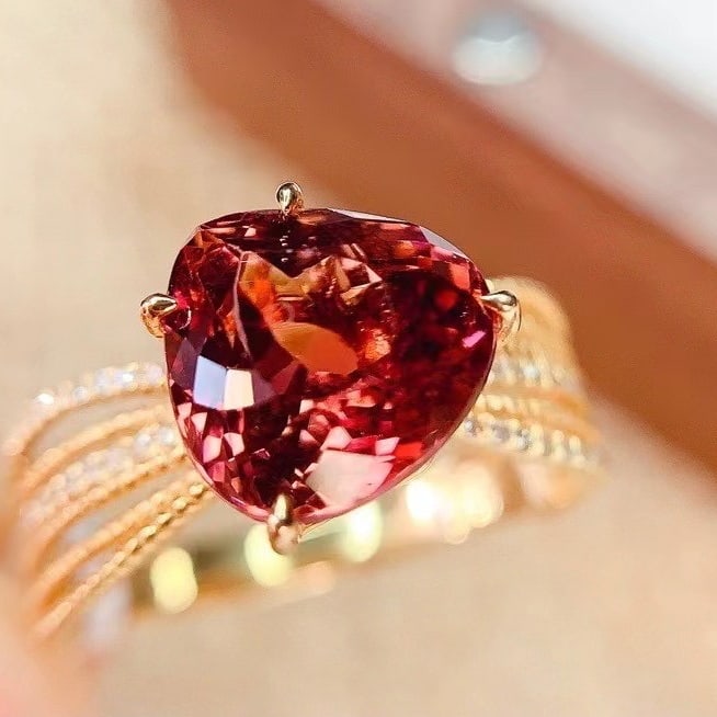 14k Gold 3.52 Ct Natural Tourmaline & Diamond Ring: Ref:230982113 / / gold content:14k gold / / ring size:7. 25us / / / / main gemstone:tourmaline / / shape:pear / / carat weight:3. 52ct / / color:red / / treatment:natural / / / / adjacent gemstone 2