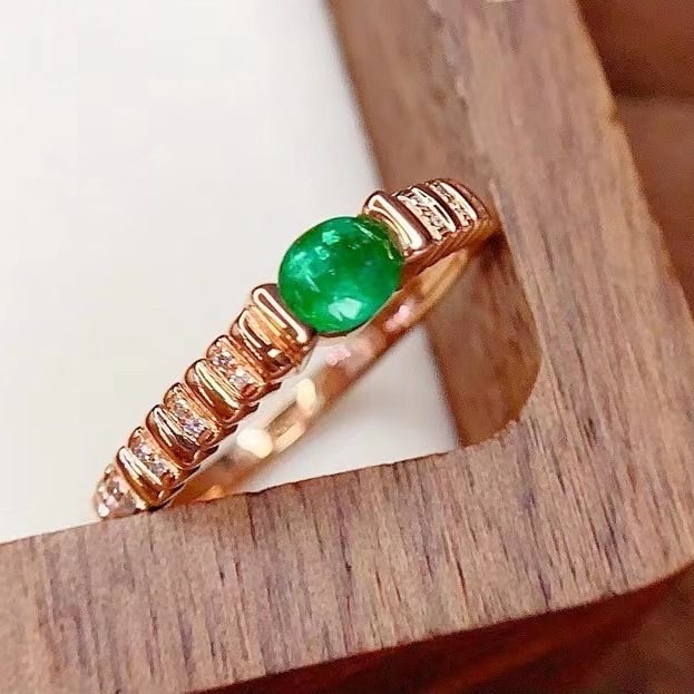 14k Gold 0.4 Ct Vivid Green Natural Emerald & Diamond Ring - 2