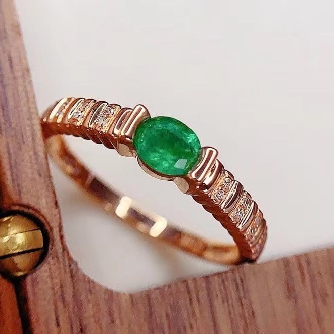 14k Gold 0.4 Ct Vivid Green Natural Emerald & Diamond Ring - 3