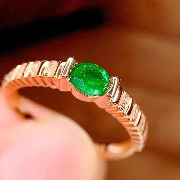 14k Gold 0.4 Ct Vivid Green Natural Emerald & Diamond Ring - 5