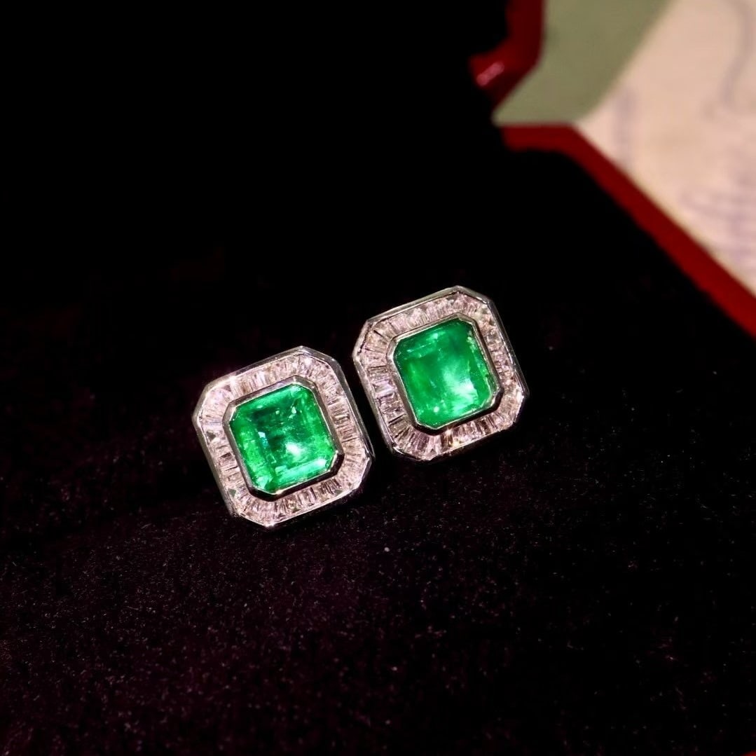 14k Gold 1.65 Ctw Vivid Green Natural Emerald & Diamond Earrings - 2