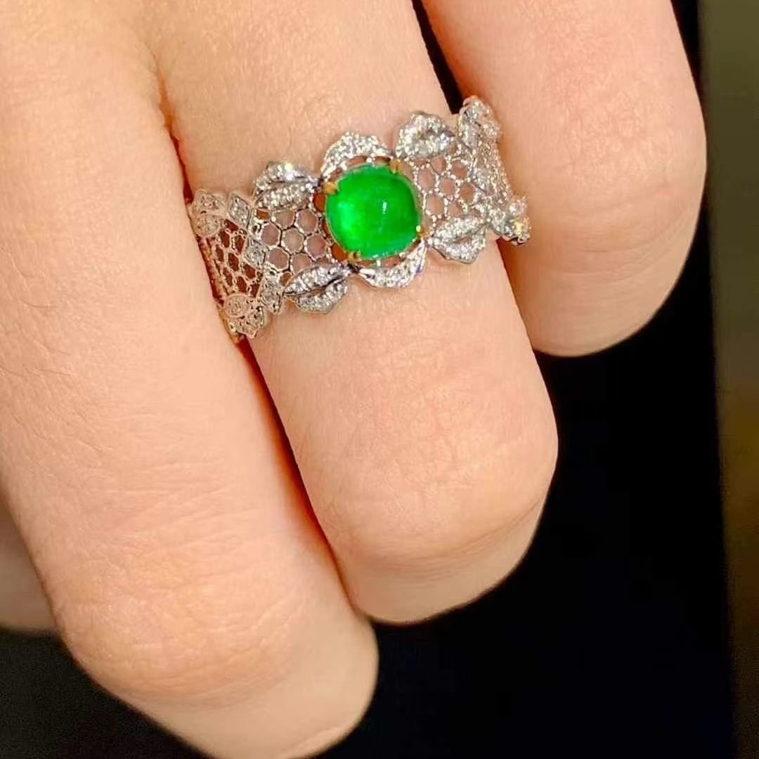 14k Gold 0.9 Ct Vivid Green Natural Emerald & Diamond Ring - 2