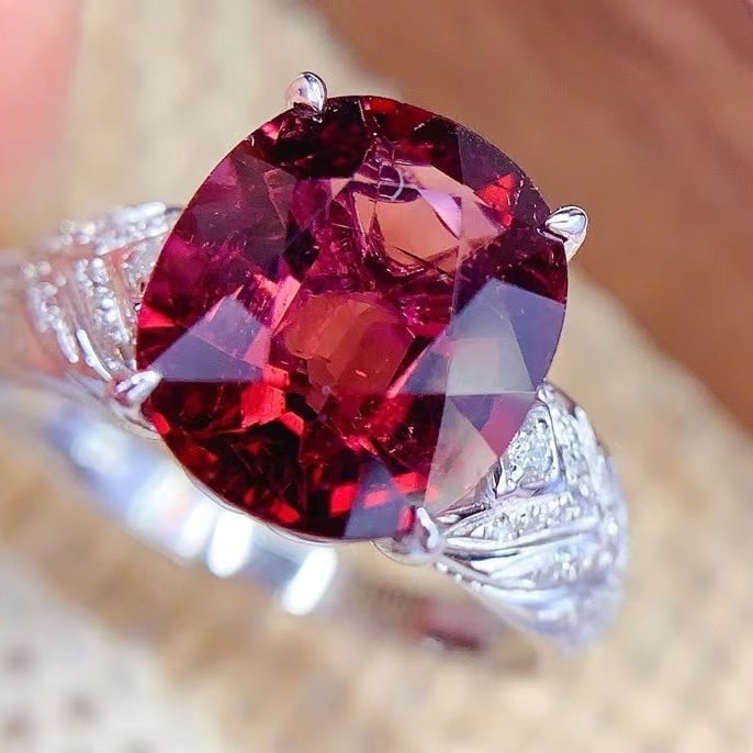 14k Gold 4.08 Ct Natural Tourmaline & Diamond Ring: Ref:230982138 / / gold content:14k gold / / ring size:7. 25us / / / / main gemstone:tourmaline / / shape:oval / / carat weight:4. 08ct / / color:red / / treatment:natural / / / / adjacent gemstone 2