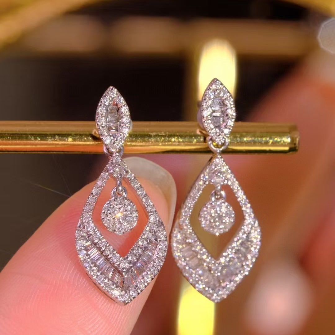 14k Gold 0.66 Ct Natural H Diamond Earrings: Ref:230982140 / / gold content:14k gold / / main gemstone:diamond / / shape:multiply / / carat weight:0. 66ct / / clarity grade:vs-si / / color:h / / treatment:natural / / Condition: New Low