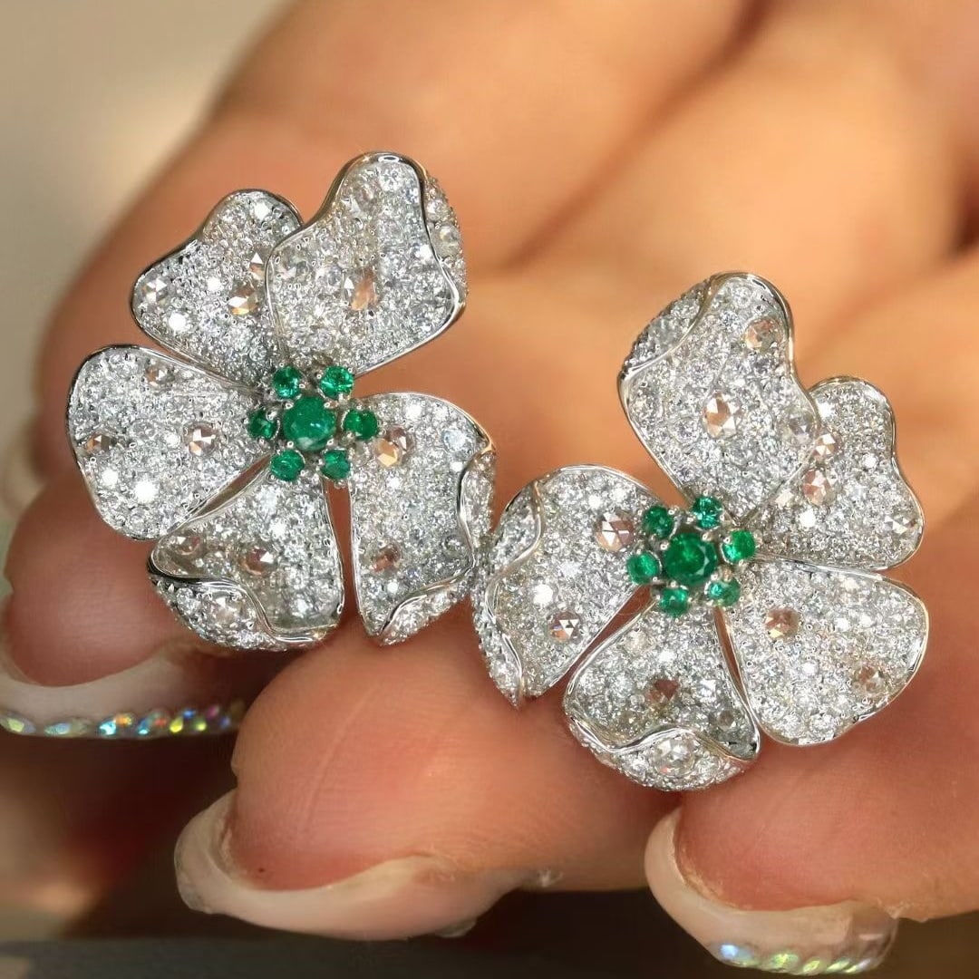 14k Gold 1.78 Ctw Vivid Green Natural Emerald & Diamond & Flowers Earrings: Ref:230982151 / / gold content:14k gold / / main gemstone:emerald / / shape:round / / carat weight:0. 18ct / / color:vivid green / / treatment:natural / / cut grade:g / / / / adjacent gemstone 2 : dia